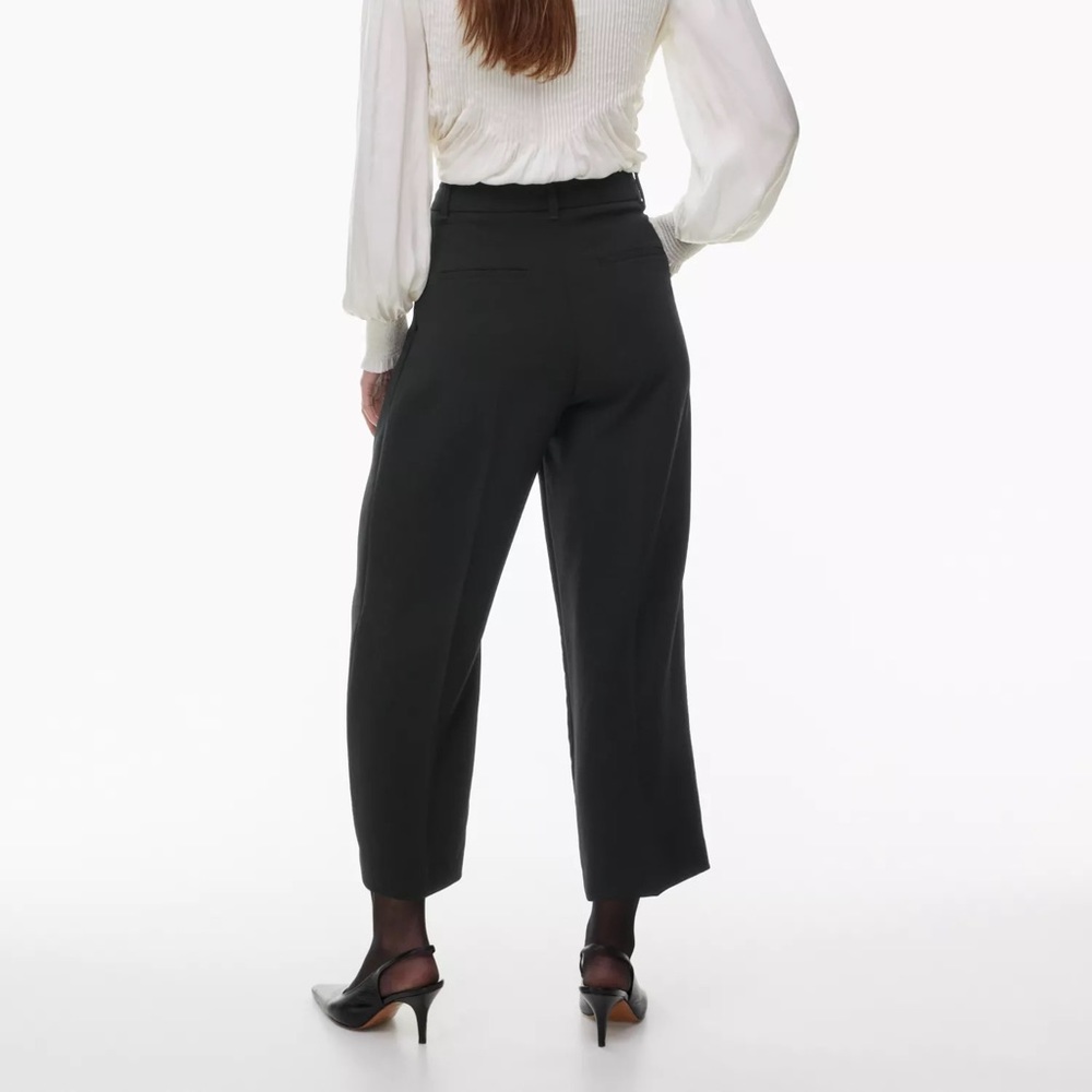 ARITZIA CROPPED EFFORTLESS PANTS - BLACK